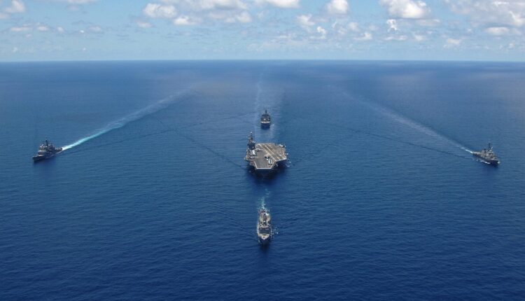 „Američki ratni brodovi treba da se klone ruske obale“