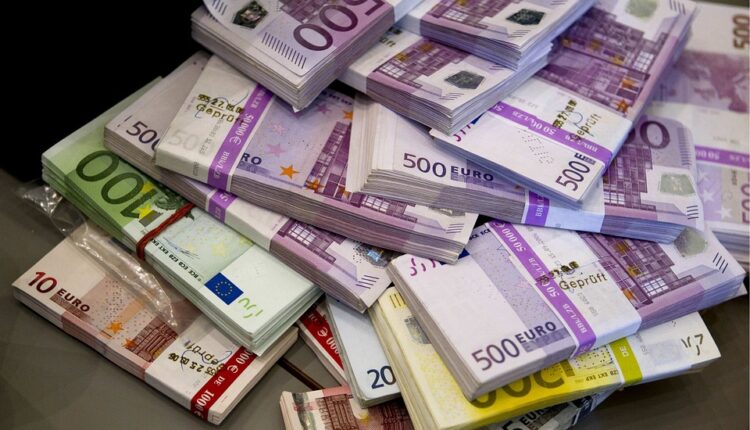 To se zove sreća: Uplatio dva evra, dobio 200 miliona To se zove sreća: Uplatio dva evra, dobio 200 miliona