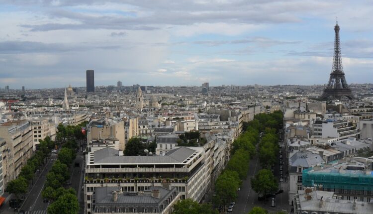 Oglasilo se Ministarstvo spoljnih poslova: Zašto je urolana izložba u Parizu