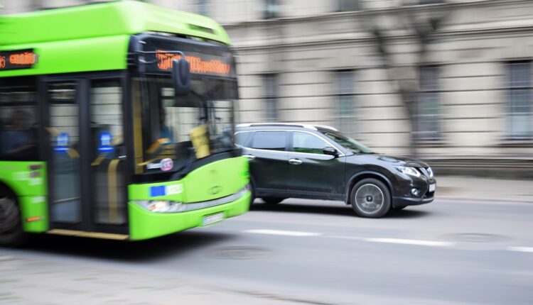 Beba povređena u autobusu: Ispala iz kolica kada je vozač naglo zakočio