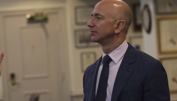 Džef Bezos više nije najbogatiji čovek na planeti, evo ko ga prestigao