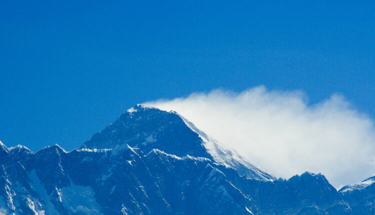 Naučnici: Everest „porastao“ za 86 centimetara Naučnici: Everest „porastao“ za 86 centimetara