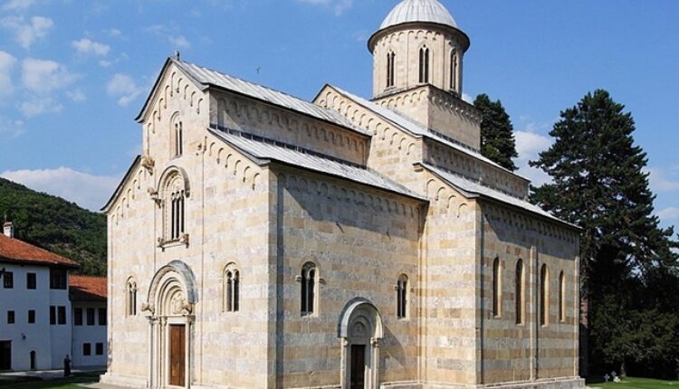 Skandalozna tvrdnja: Dečani su manastir pravoslavnih Albanaca Skandalozna tvrdnja: Dečani su manastir pravoslavnih Albanaca