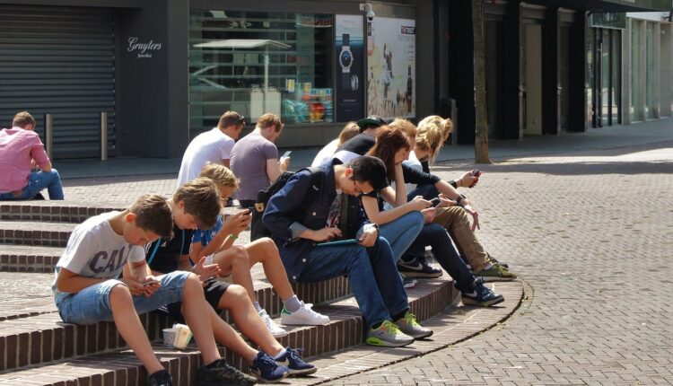 Naučnici produžili period adolescencije: Evo do koje godine smo tinejdžeri Naučnici produžili period adolescencije: Evo do koje godine smo tinejdžeri