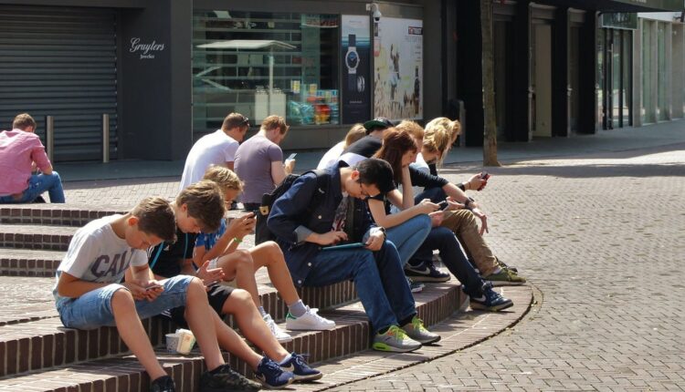 Naučnici produžili period adolescencije: Evo do koje godine smo tinejdžeri