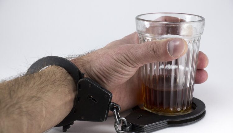Kako efikasno sprečiti i lečiti trovanje alkoholom? Kako efikasno sprečiti i lečiti trovanje alkoholom?