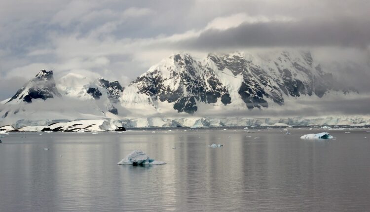 Naučnici potvrdili: Led na Antarktiku se topi velikom brzinom