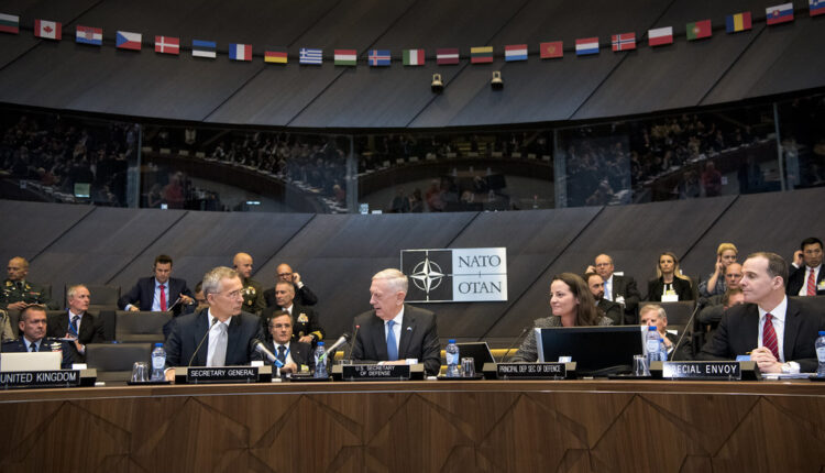 Pala klapna: NATO menja politiku zbog Rusije Pala klapna: NATO menja politiku zbog Rusije