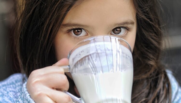 Bez panike, evo šta se dešava ako popijete jogurt nakon isteka roka trajanja objašnjava nutricionista Bez panike, evo šta se dešava ako popijete jogurt nakon isteka roka trajanja objašnjava nutricionista