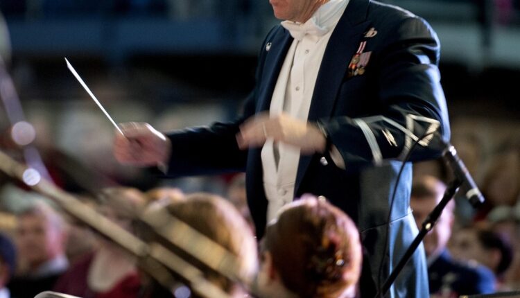 Skandal u Filharmoniji: Dirigent otkazao dolazak dan pre nastupa Skandal u Filharmoniji: Dirigent otkazao dolazak dan pre nastupa