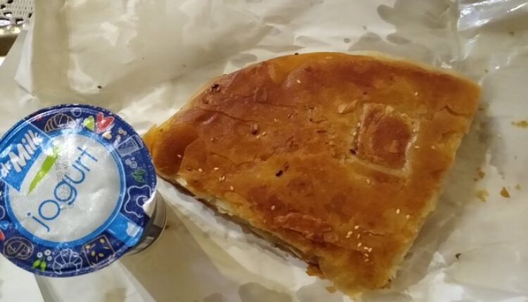 Domaći burek s mesom Domaći burek s mesom