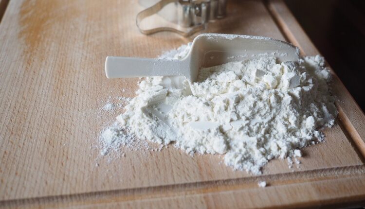 Genijalan trik: Evo zašto u sudoperu treba da stavite malo brašna!