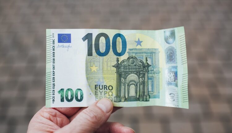 Prijava za 100 evra od države počinje 15. maja, a evo kada stiže novac Prijava za 100 evra od države počinje 15. maja, a evo kada stiže novac