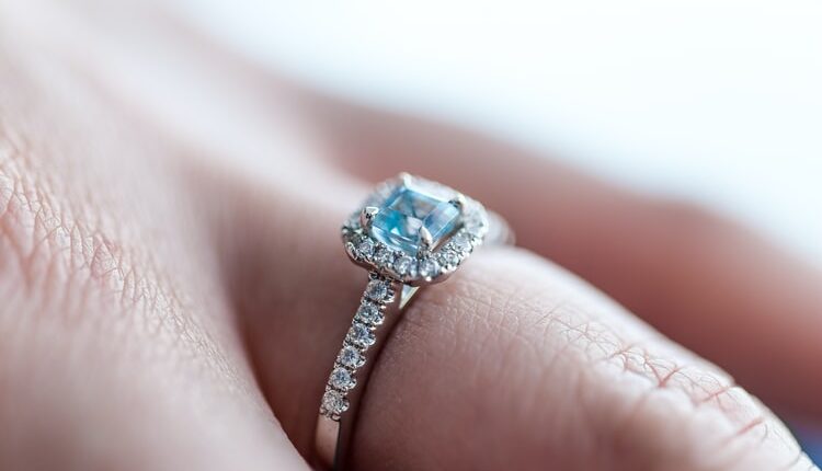 Ponosno pokazala verenički prsten, pa dobila gomilu uvreda: „Ovo je užasno!“