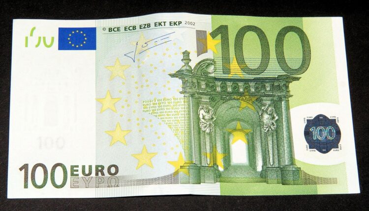 Od jutros radi kol centar za prijavu za 100 evra, ovo je broj telefona Od jutros radi kol centar za prijavu za 100 evra, ovo je broj telefona