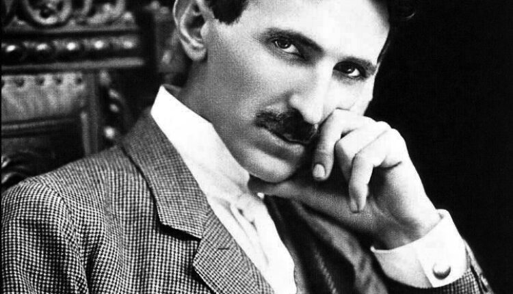Afera „čiji je Tesla“ se nastavlja: EU ‘vratila’ naučnika u Hrvatsku (foto) Afera „čiji je Tesla“ se nastavlja: EU ‘vratila’ naučnika u Hrvatsku (foto)