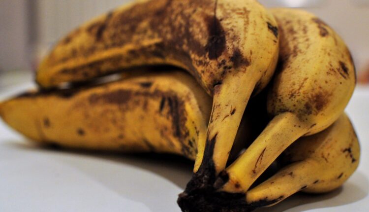 Genijalne ideje: Evo šta sve možete da napravite sa prezrelim bananama, šteta je da ih bacite Genijalne ideje: Evo šta sve možete da napravite sa prezrelim bananama, šteta je da ih bacite