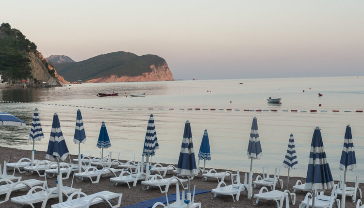 Hoće li Srbi sad popuniti crnogorske prazne plaže? Hoće li Srbi sad popuniti crnogorske prazne plaže?