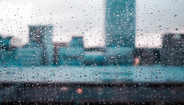 Upaljen meteo-alarm: Ovde se očekuju pljuskovi sa grmljavinom Upaljen meteo-alarm: Ovde se očekuju pljuskovi sa grmljavinom