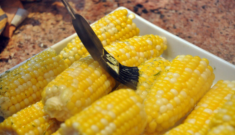 Trik pomoću kojeg ćete kukuruz skuvati za samo 8 minuta
