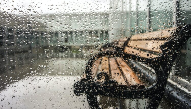 Pesak iz Sahare stigao u Srbiju s kišom, meteorolog otkriva da li je opasan Pesak iz Sahare stigao u Srbiju s kišom, meteorolog otkriva da li je opasan