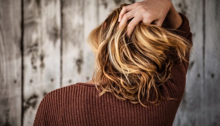 „Zbog ovoga postaje teška i brže se masti“: Frizer otkrio najveću grešku koju pravimo pri pranju kose „Zbog ovoga postaje teška i brže se masti“: Frizer otkrio najveću grešku koju pravimo pri pranju kose