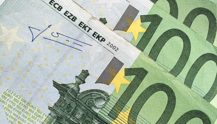 Komšije u panici: Banka propala, novac zarobljen Komšije u panici: Banka propala, novac zarobljen
