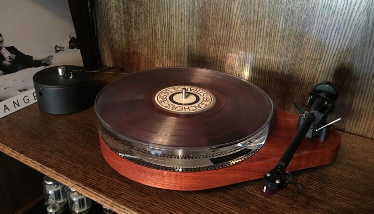 Unikatni kolekcionarski gramofon, košta 44.000 dolara