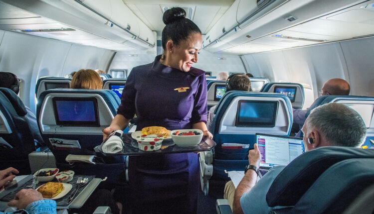 Nikada ne biste ni pomislili na to: Pet tajni koje stjuardese ne dele s putnicima
