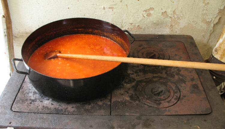 Svi prave ajvar, ali ne znaju da prave jednu veliku grešku: Ovaj recept je dokazano najbolji Svi prave ajvar, ali ne znaju da prave jednu veliku grešku: Ovaj recept je dokazano najbolji