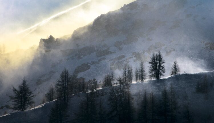 Najviša planina na koju se niko nije popeo Najviša planina na koju se niko nije popeo