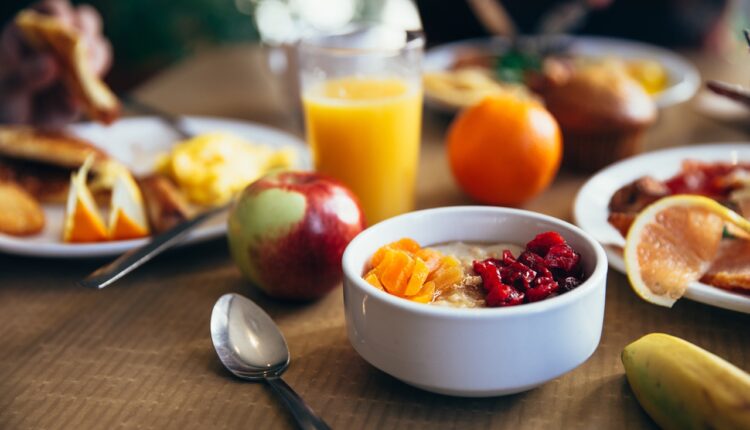 Najgora greška koju ljudi prave kada doručkuju, a povećava nivo šećera u krvi