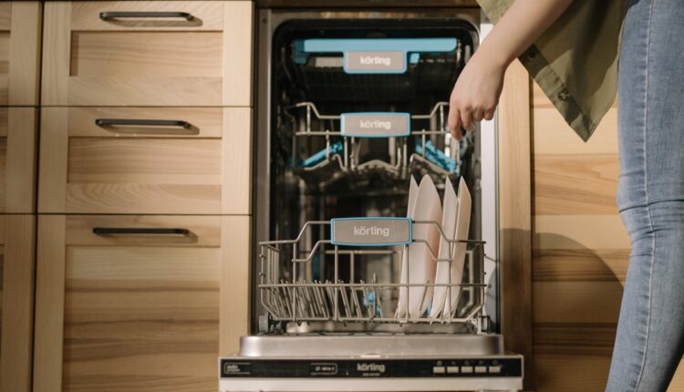 Ako želite da vaša mašina za sudove bolje pere, isprobajte trik s aluminumjskom folijom