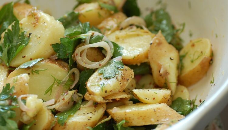 Po receptu Džejmija Olivera: Najbolja krompir salata