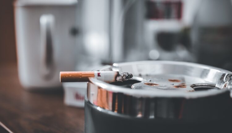 U potpunosti uklonite neprijatan miris cigareta iz svog doma uz samo 1 neobičnu namirnicu iz kuhinje