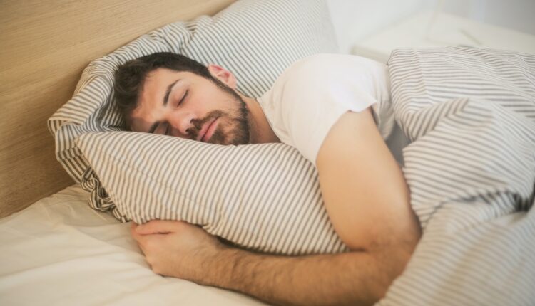Imate problem sa škripanjem zubima u snu? Probajte ovu metodu Imate problem sa škripanjem zubima u snu? Probajte ovu metodu