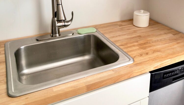 Najjednostavniji trik za blistavo čistu sudoperu – bez ogrebotina