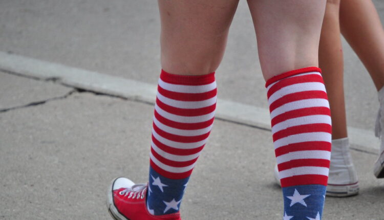 Zašto je nošenje crveno-belih čarapa u ovoj zemlji opasno?