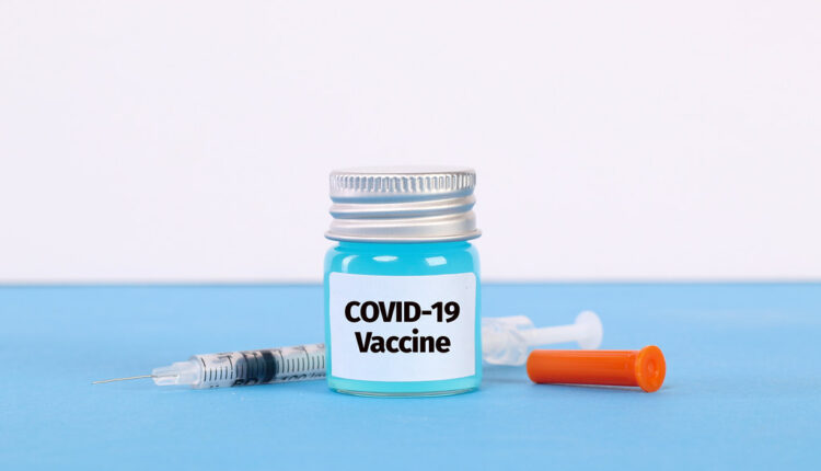 Devojci ubrizgano šest doza vakcine – greškom