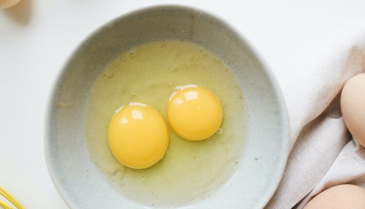 Uz ovaj veoma brz test s lakoćom ćete proceniti svežinu jajeta, nikada više nećete kupiti mućak
