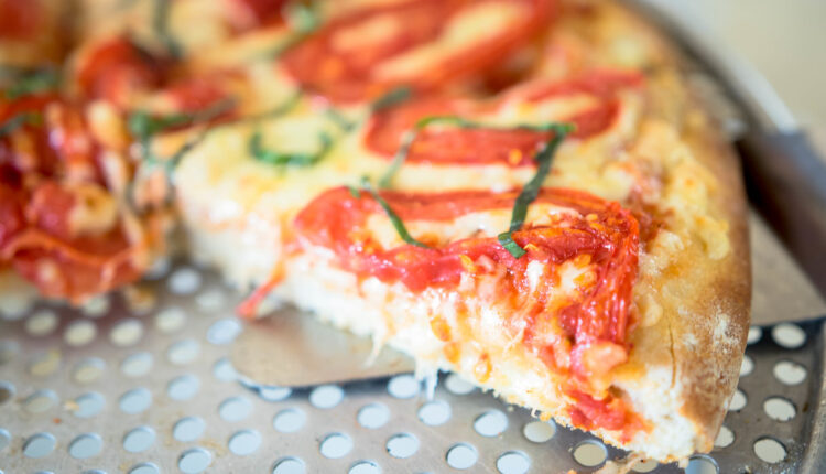 Bolja od kupovne: Domaća pica – svi će vam tražiti recept