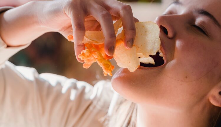 Nutricionista otkriva koje namirnice nikako ne smete da jedete pre spavanja Nutricionista otkriva koje namirnice nikako ne smete da jedete pre spavanja