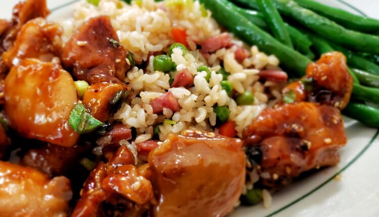 Hit recept za preukusan ručak za celu porodicu: Đuveč sa piletinom