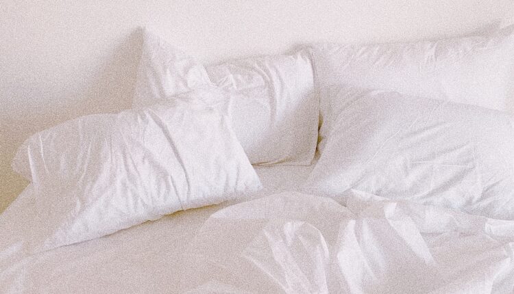 Genijalan trik da otkrijete da li je vreme da promenite jastuk, stručnjak tvrdi