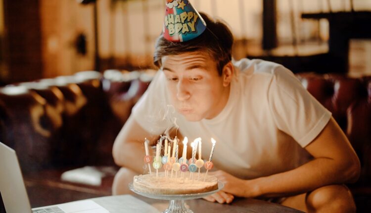 Znate li šta označavaju svećice na rođendanskoj torti: Iznenadiće vas simbolika ovog vekovima starog običaja