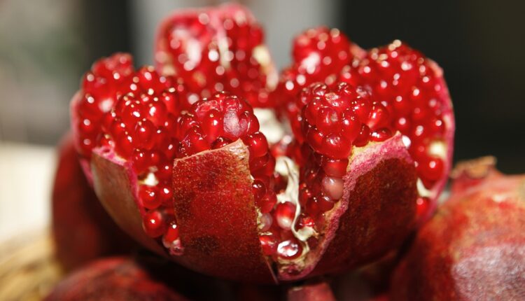 Ovo voće ne jedete skoro nikad, a super je zdravo: Snižava krvni pritisak i sprečava raka