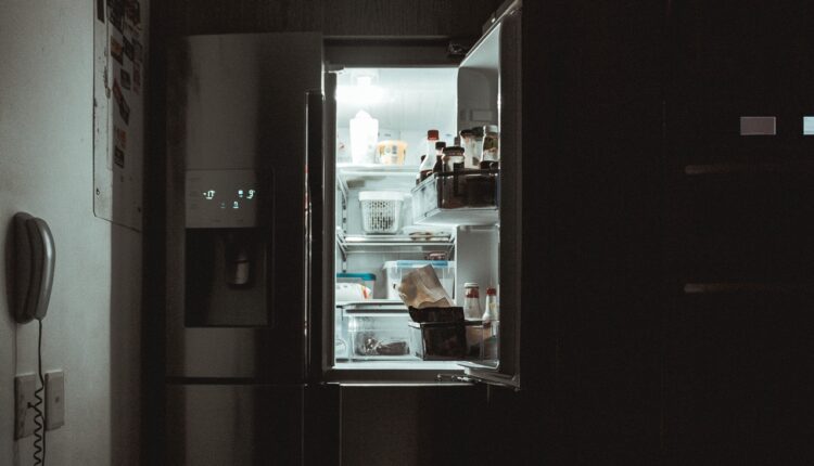 Frižider više neće smrdeti, 2 namirnice koje već imate u kuhinji rešavaju stvar
