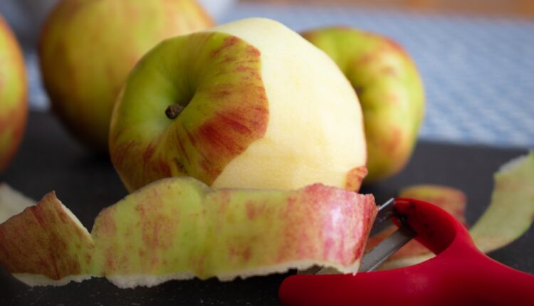 Svi bacate koru jabuke, a ne znate da možete pametno da je iskoristite na nekoliko načina