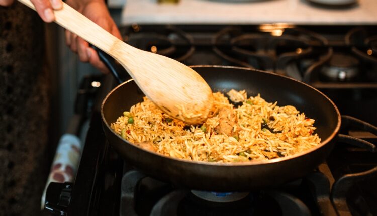 Idealan za letnje vrućine, brzo se pravi i ne može da se pokvari – jeste li pravili letnji pilav? (recept) Idealan za letnje vrućine, brzo se pravi i ne može da se pokvari – jeste li pravili letnji pilav? (recept)
