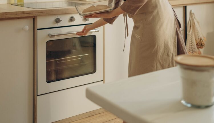 Da li pre pečenja uvek treba zagrejati rernu? Evo šta kažu iskusni pekari